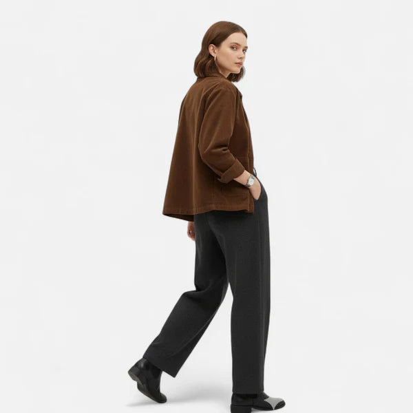 Women’s Tailored Short Jacket with Refined Casual Style