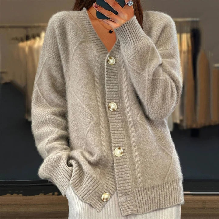 Women’s Oversized Textured Cable Knit V-Neck Button-Front Cardigan