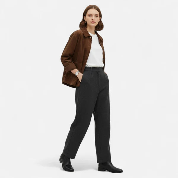 Women’s Tailored Short Jacket with Refined Casual Style