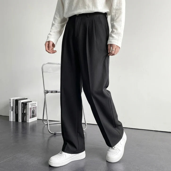 Men’s Lightweight Wool Pleated Trousers