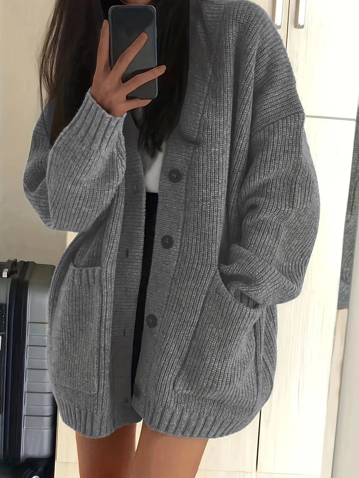 Women’s Oversized Ribbed Knit Button-Front Cardigan with Patch Pockets