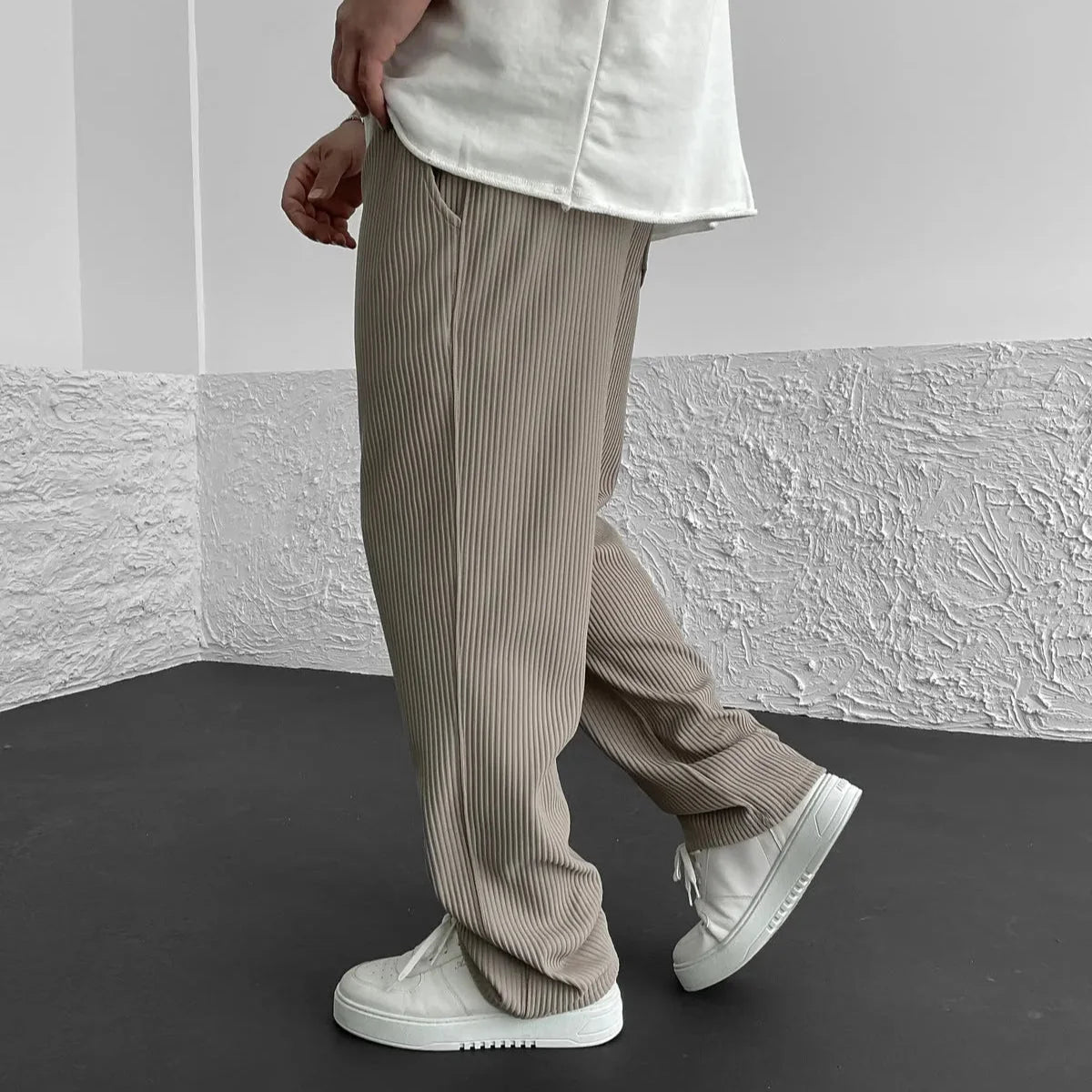 Men’s Relaxed Ribbed Knit Pants with Drawstring Waist