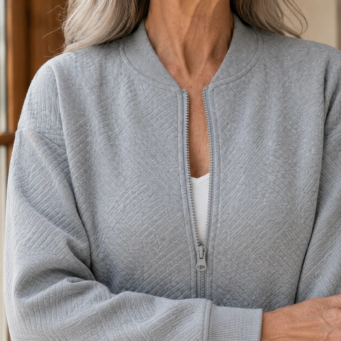 Women’s Relaxed Textured Zip Jacket with Ribbed Trim