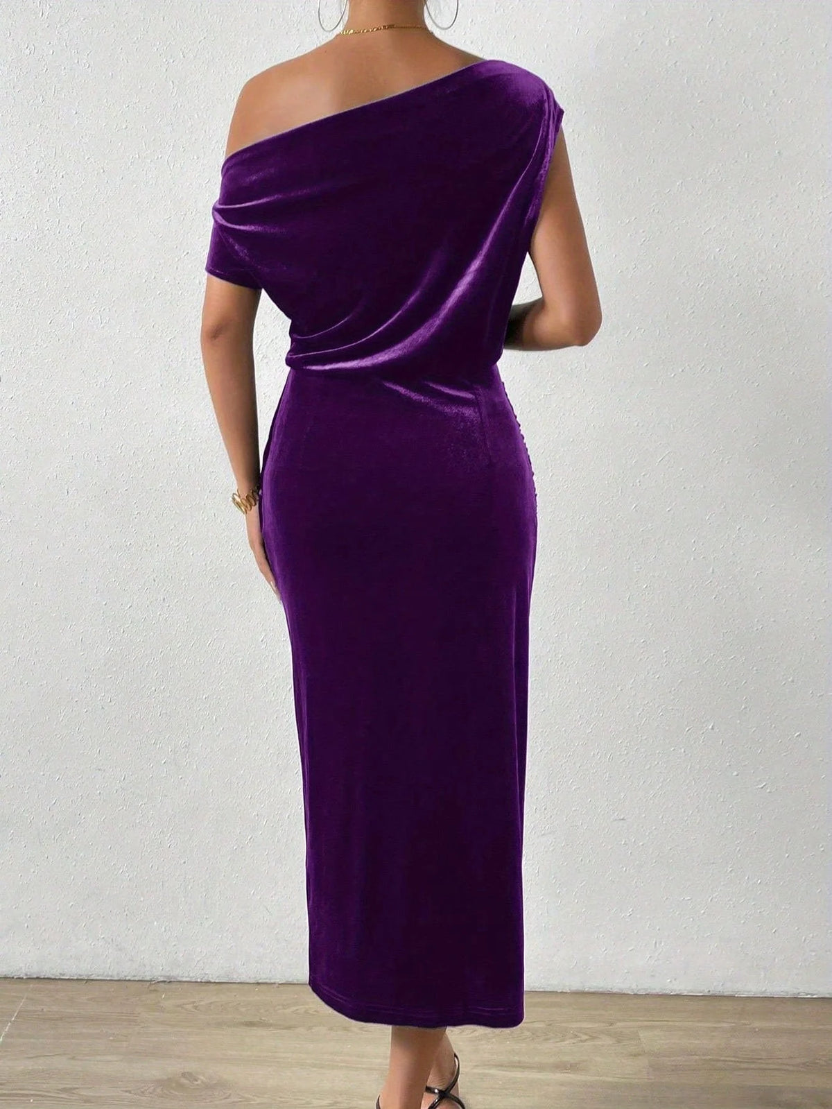 Women's Velvet Cowl Neck Midi Dress with Relaxed Fit