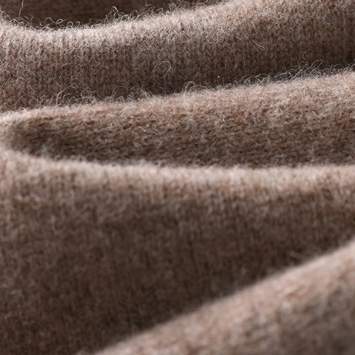 Men’s Soft Cashmere-Wool Relaxed Crew Neck Sweater