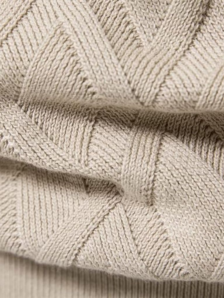 Men’s Minimalist Breathable Knit Crew Neck Pullover